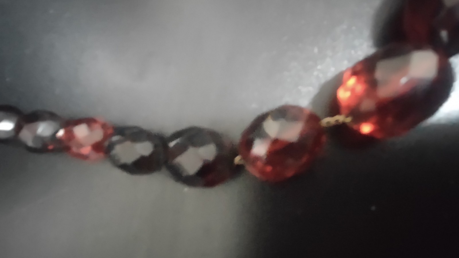 VINTAGE Tested Ruby Red CHERRY 30g AMBER BAKELITE FACETED BEADED 16″ NECKLACE
