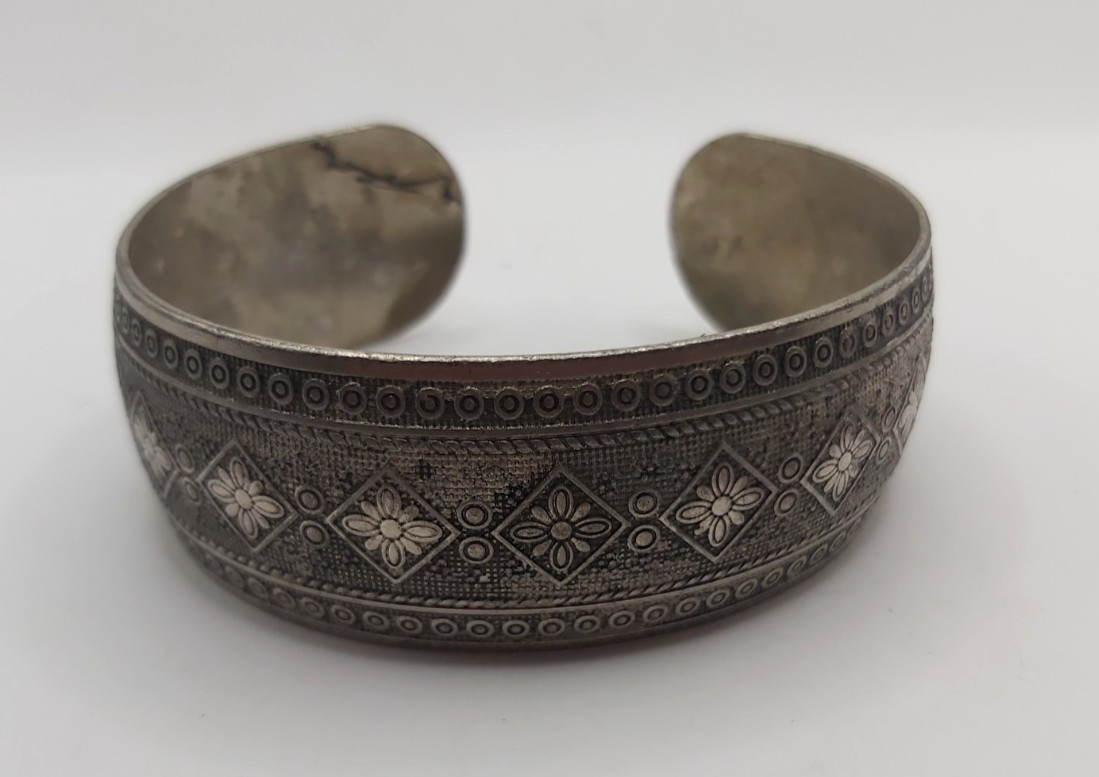 Vintage Ethnic Silver Tone Cuff Bracelet Boho Floral Geometric Stamped Wide Bang