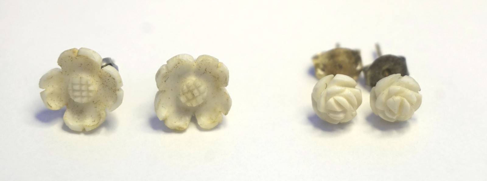 2 Pairs Vintage Carved Cow Bone Dogwood & Rose Flower Pierced Earrings