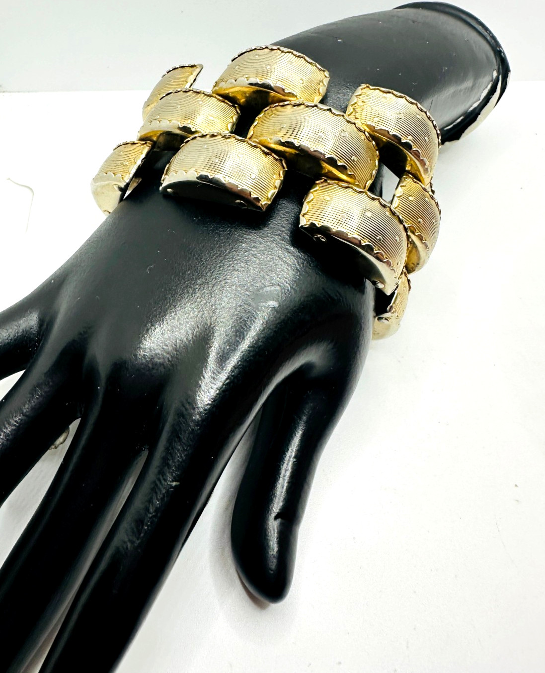 Lot VTG Chunky 1960’s Textured Brushed Gold Tone Dome Link Bracelet & Earrings