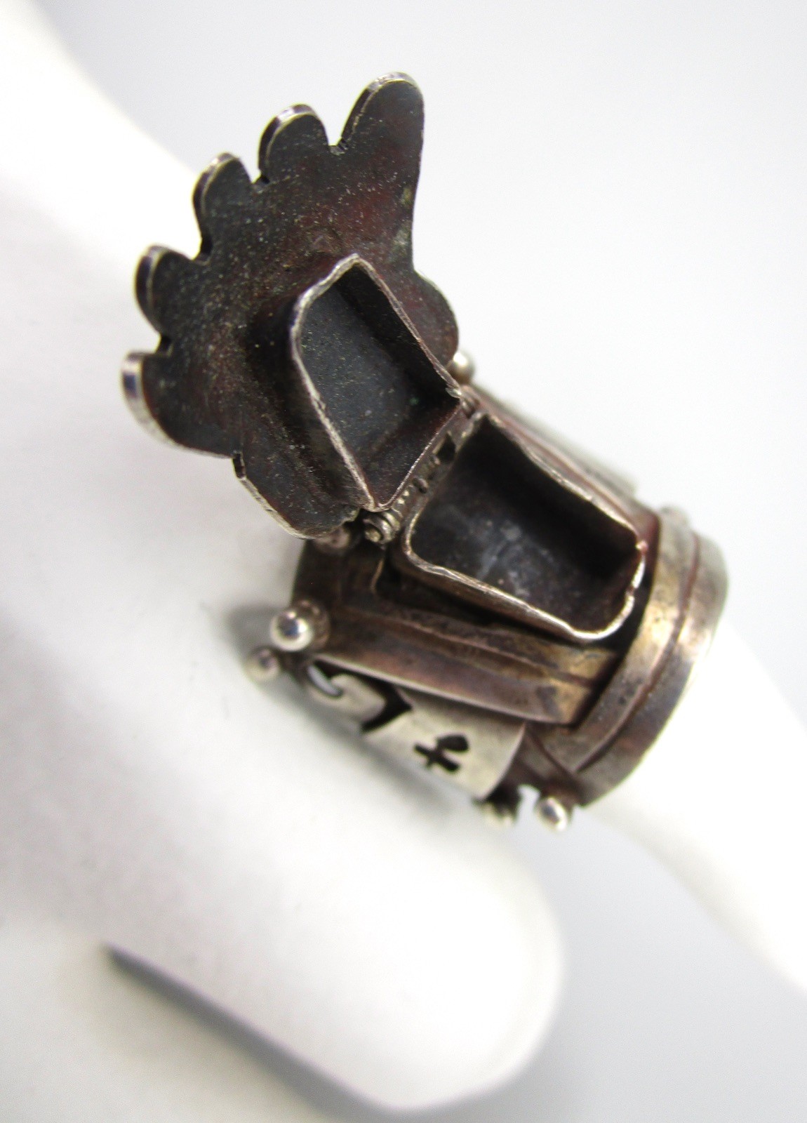 UNUSUAL MEXICAN STERLING SILVER MESOAMERICAN POISON COMPARTMENT RING SZ 6.5