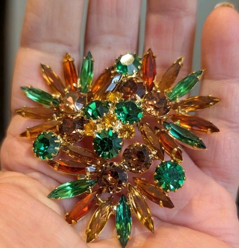 Amber Green Prong Set flower brooch vintage