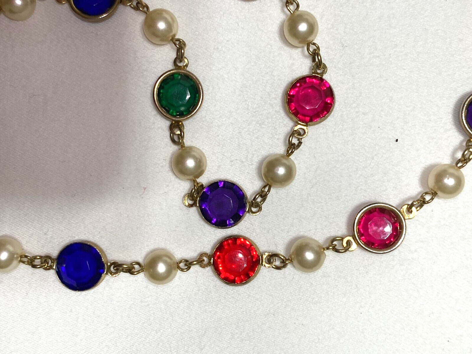 VTG 1980S JEWEL TONE GLASS BEAD NECKLACE FACETED PURPLE GREEN RED FAUX PEARL 36″