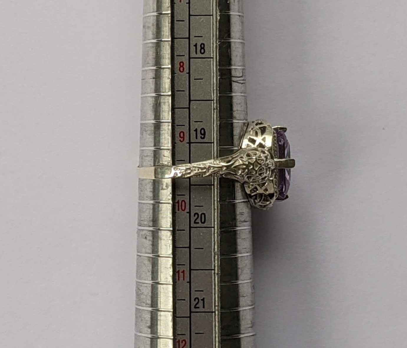 Vintage ring sterling silver 925 Size 9.5 Weight 5.44 g. Amethyst.