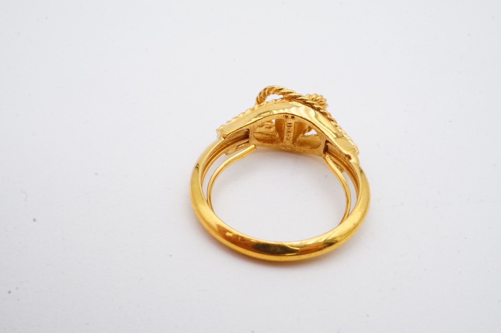 Vintage Avon Ring Gold Tone Faux Pearl Size 6 To 8 Adjustable