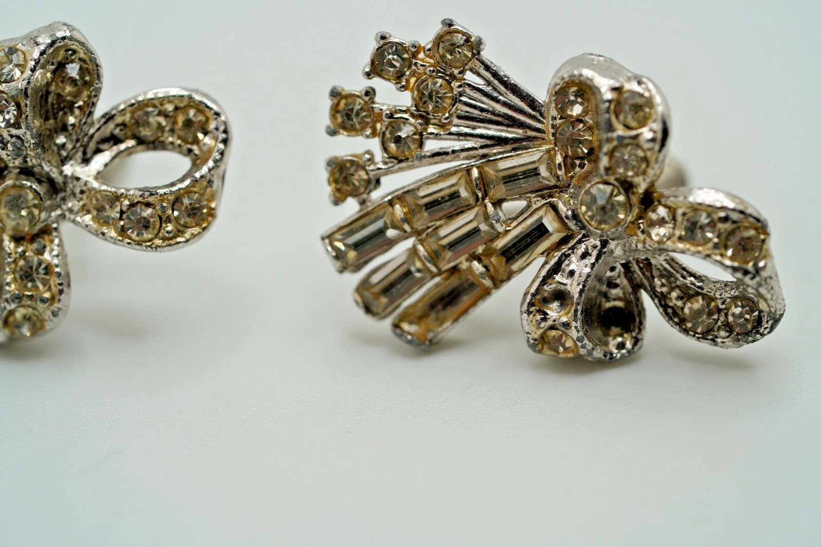 Vintage 2.7cm Rhinestone Screw Back Earrings Missing a Few Stones EB3