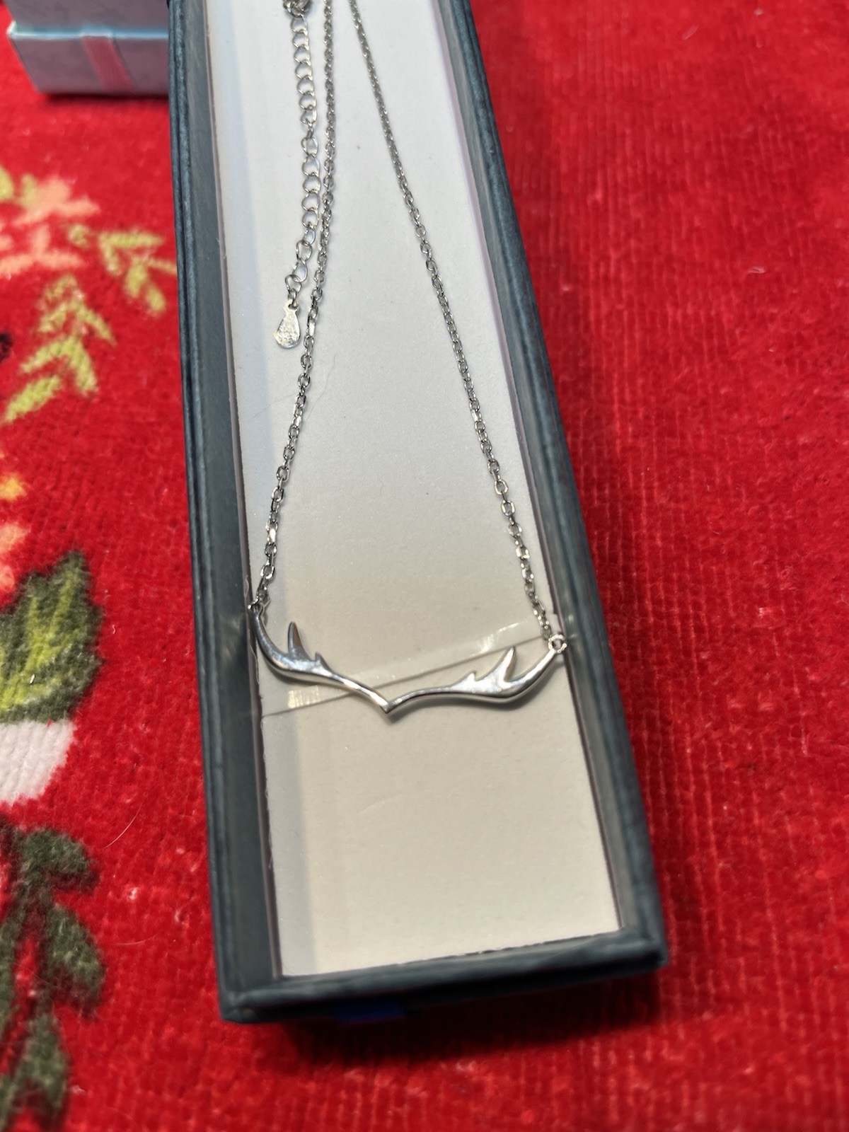 Vintage Sterling Silver .925 Shiny Antler Necklace 1 3/8″ Long & 18″ L Chain