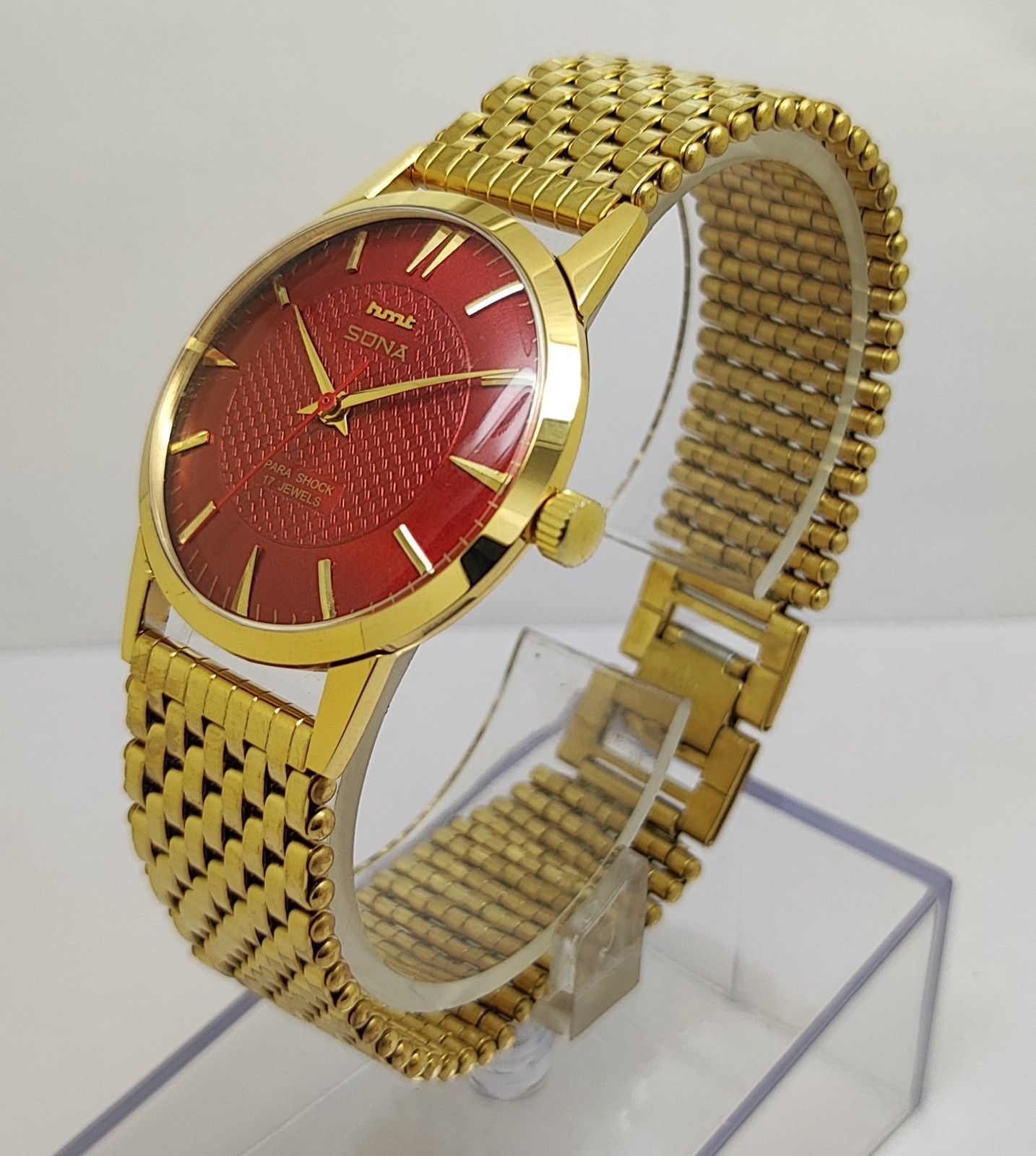Vintage Hmt Sona Red Dial 17 Jewels Para Shock Mechanical hand winding Watch**
