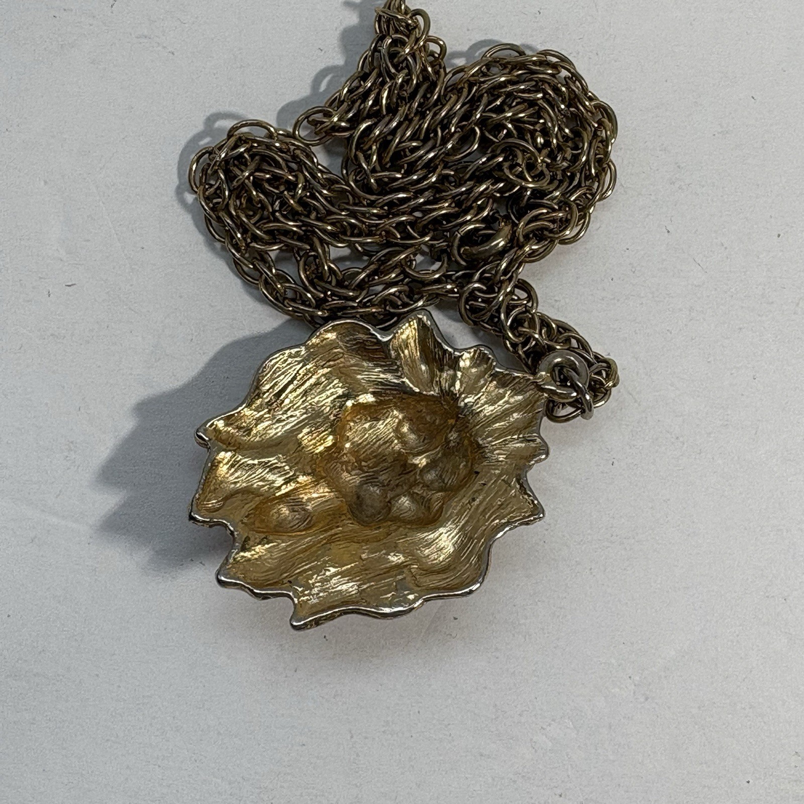 Vintage Gold Tone Lion Head Pendant Necklace Raised Design Leo Zodiac 20″ Chain