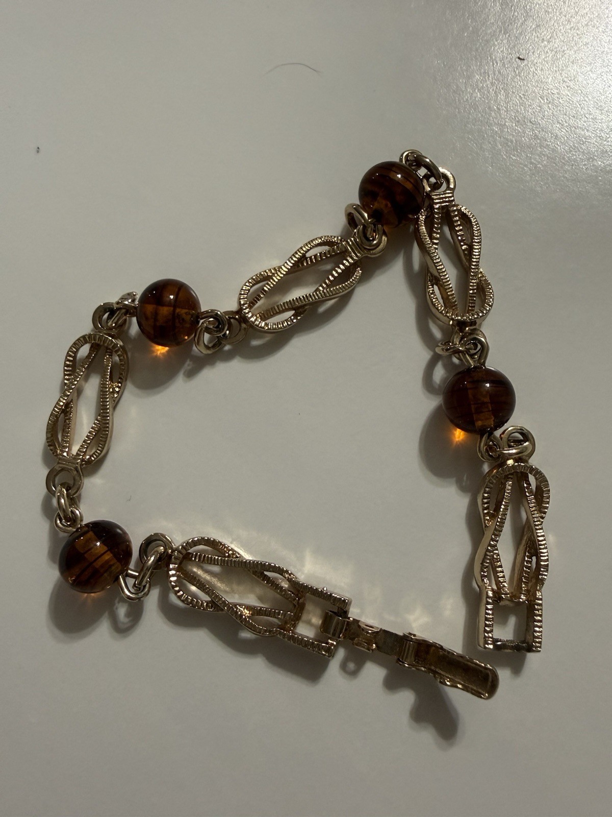 Vintage 90s Avon Gold Tone Amber Lucite Beaded Tortelle Bracelet Women’s Jewelry