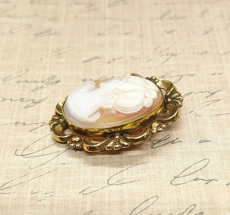 Vtg Carved Shell Cameo Pendant Gold Filled Left Facing Lady Brooch Pendant