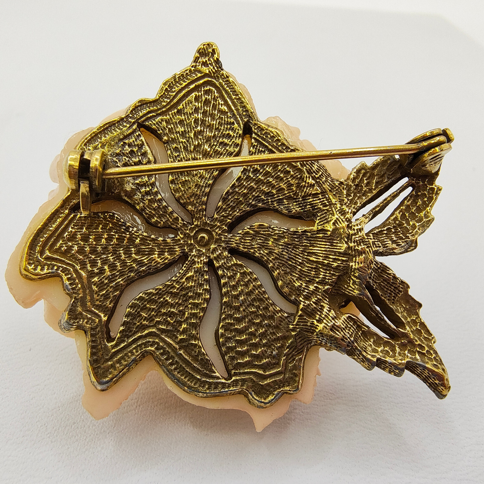 Vintage Blush Pink Rose Brooch Pin Resin Gold Tone Floral Flower Romantic