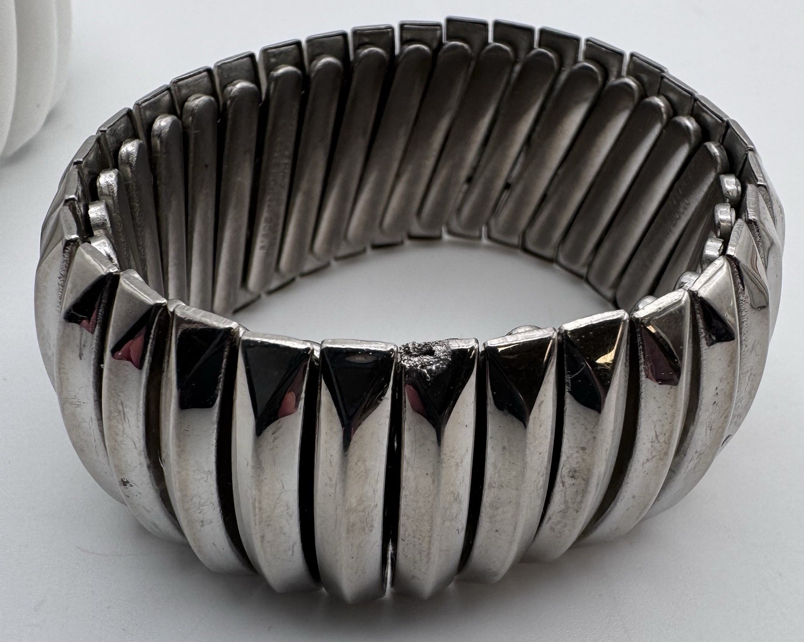 Vtg Bracelets Expandable Stretch Lucite Japan Hong Kong Silver White 3 Set