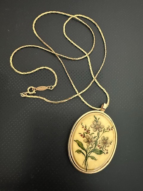Vintage Napier Signed Triangle Cobra Link Chain Oval Floral Pendant 23″ Necklace