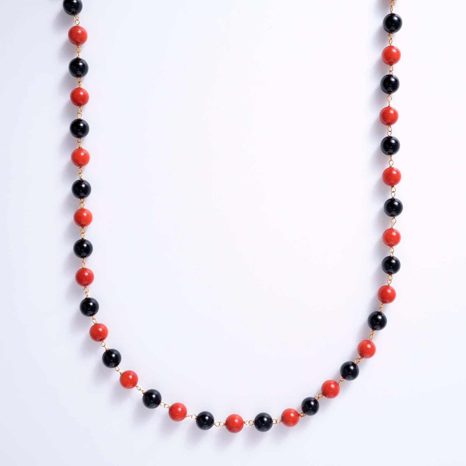 Antique 1920s Art Deco Coral and Onyx Beads Necklace and Bracelet Set
