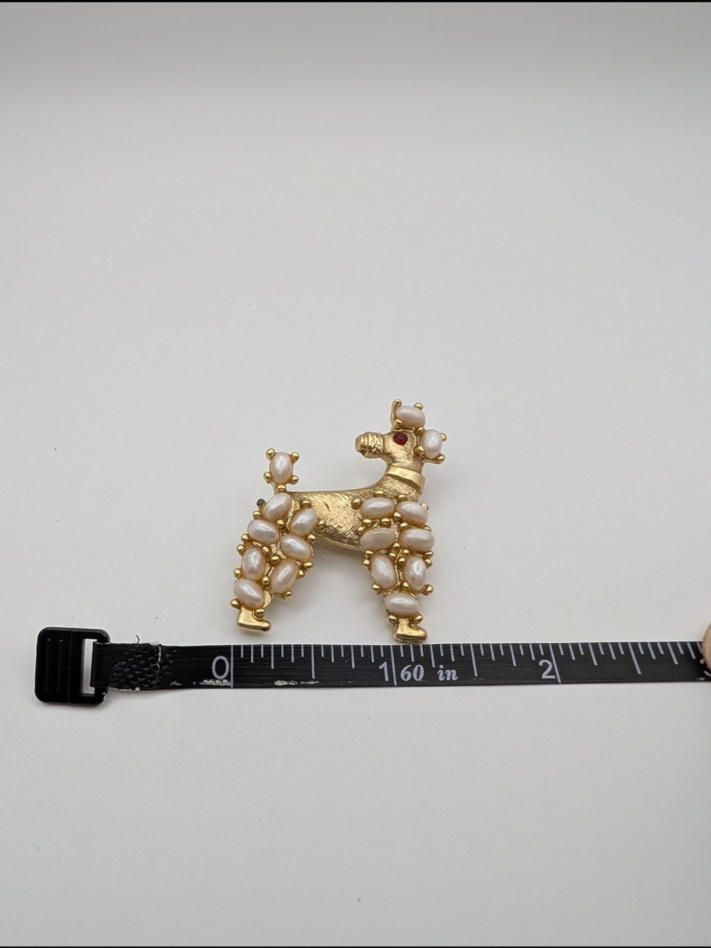 Vintage Gold-tone Pearl Poodle Dog Brooch – White Pearls