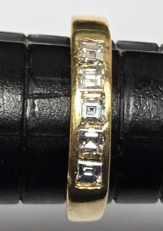 Vintage 18ct Yellow Gold Ring Diamond Stones Hallmarked Ring Size O 1/2