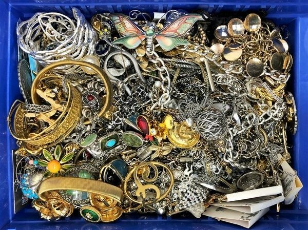 10 Pounds Unsorted Jewelry Making Lot Some Wearable Resell Mixed In Junk Tangled