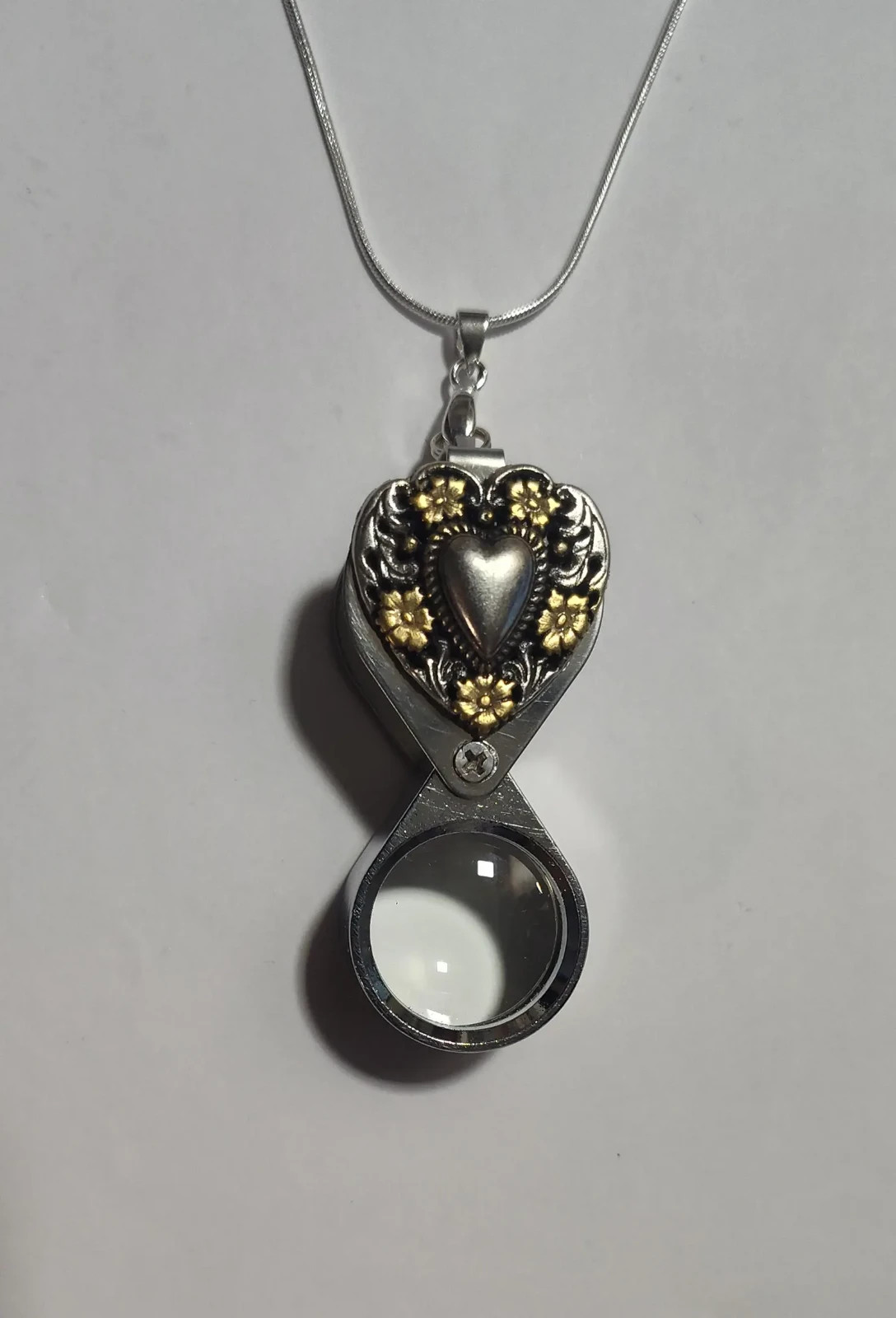 Antique Silver Gold Tone Floral Heart Magnifying Loupe Pendant Necklace 20 x