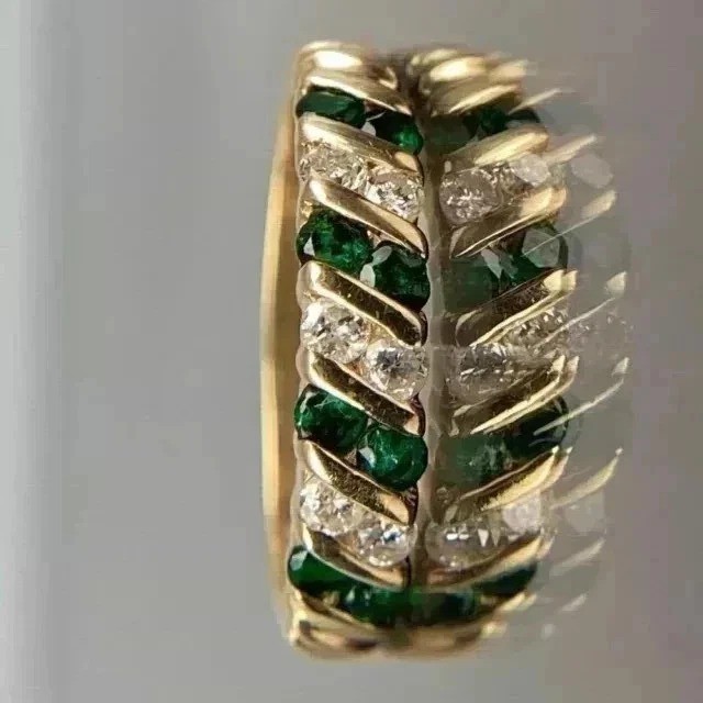 2.1Ct VVS1 Round Cut Lab Created Diamond Emerald Wedding 14K Yellow Gold FN Ring
