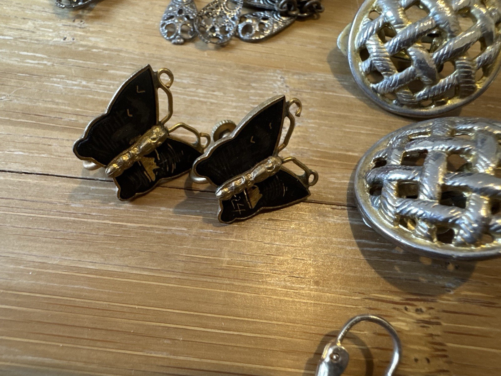 Vintage/antique State Earring