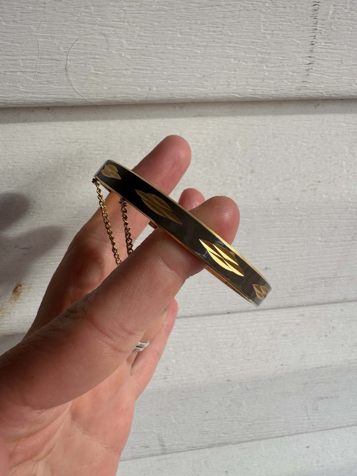 Vintage gold tone Dark Grey enamel etched hinged Chain bangle bracelet Hong Kong