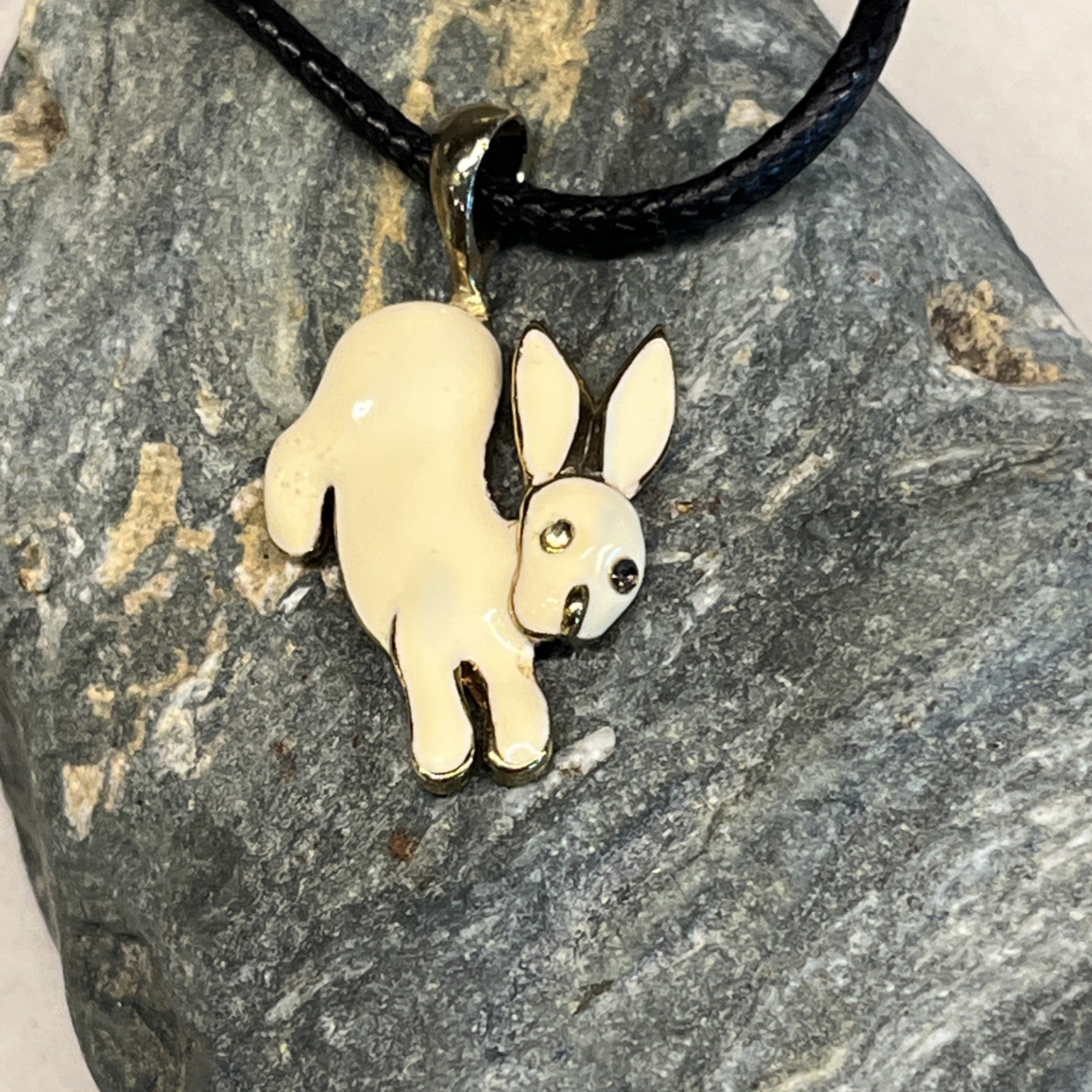 Vintage 1996 Phister Enamel Rabbit Necklace Pendant Rhinestone Eyes. J-1