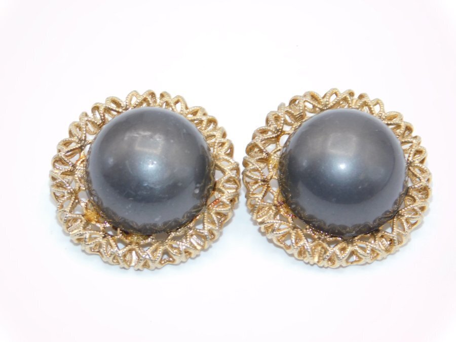 B465-VINTAGE CLIP EARRINGS~MCM~DARK GREY/GOLD TONE~1.25″