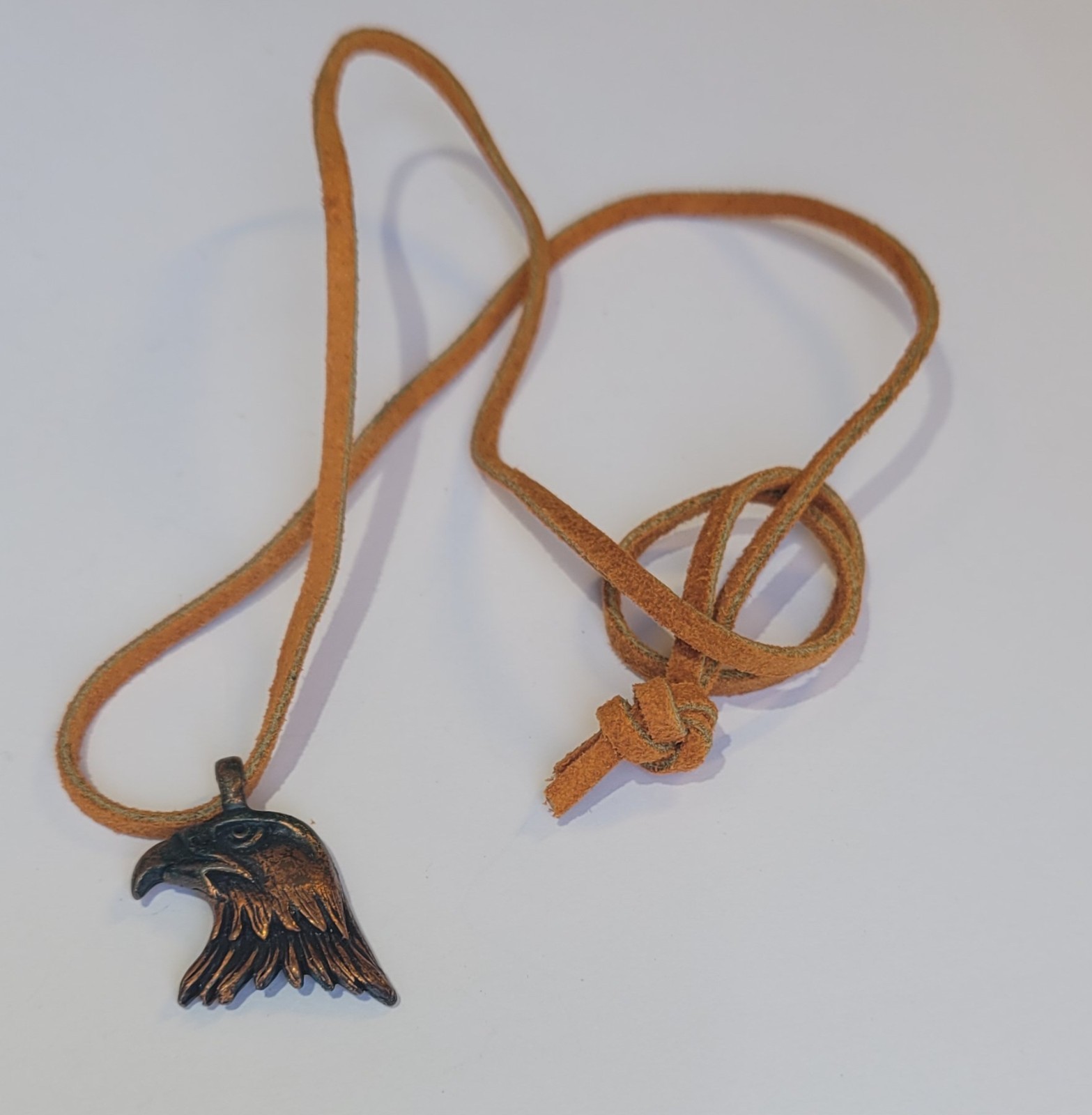 1980s Antiqued Copper Eagle Head Pendant On 25in Suede Leather Cord Vintage TC