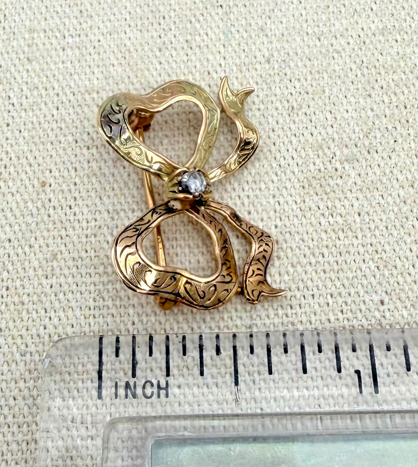 Antique Victorian 10K Gold Engraved Bow Brooch Pin w/ Rose Cut Diamond – 1.84g