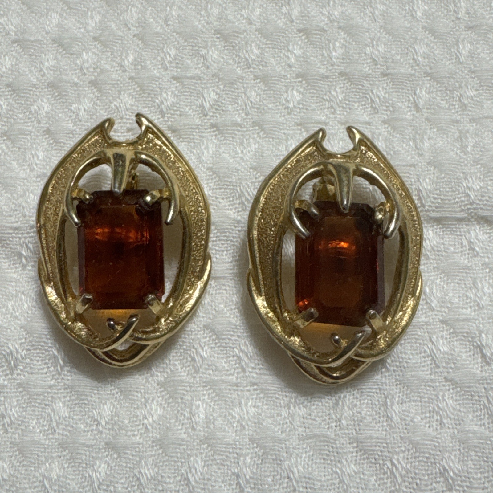 Sarah Coventry Tortoise Color Golden Rope Clip On Earrings USA Seller VTG