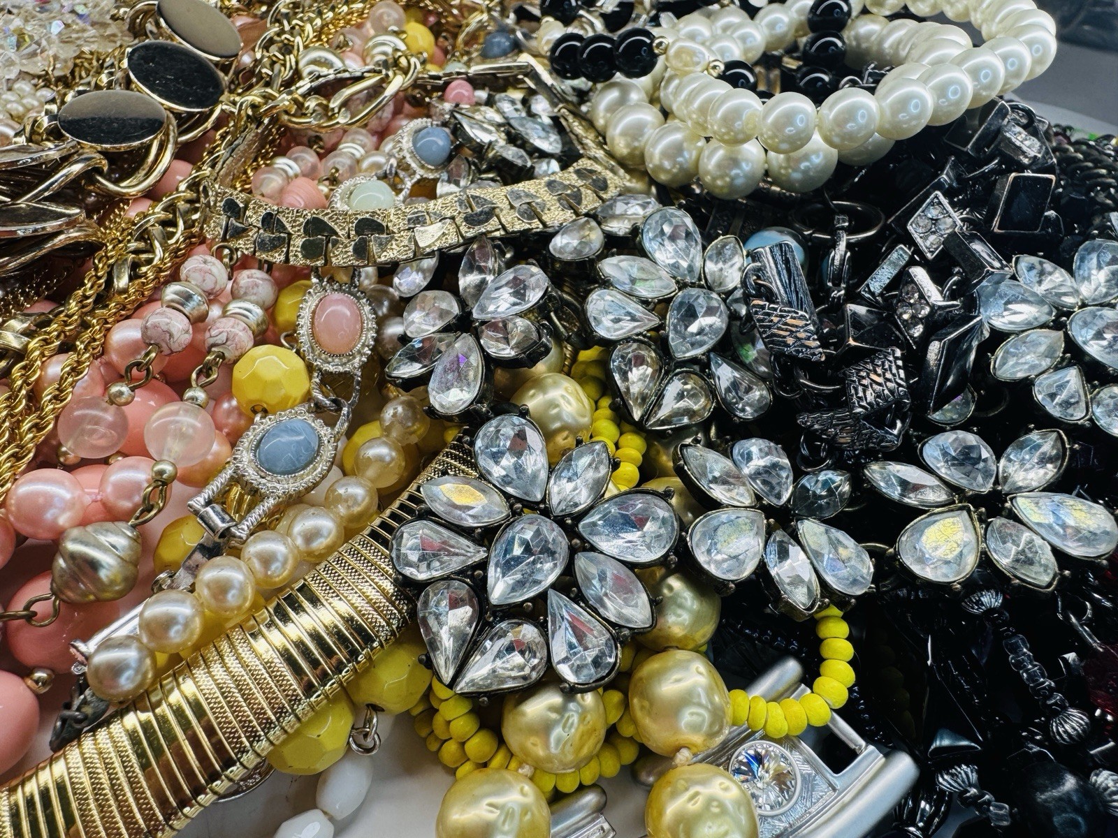 Necklace Bracelet Jewelry Lot Unsigned Over 110 Pieces Resellers All Wearable