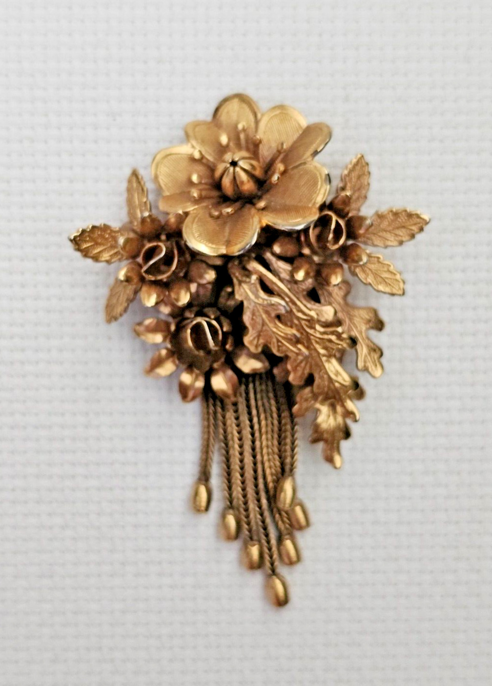 Stamped Metal Textured Dimensional Gold Tone Floral Bouquet Brooch Pin w/Tassels