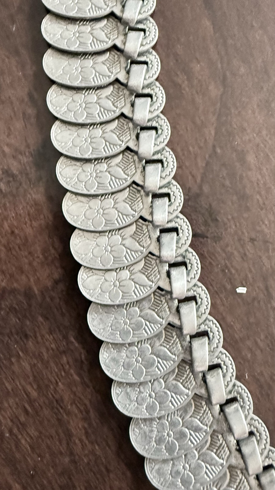 Retro Vintage 15” Embossed Link Choker-Silver Metal With Flower Design.