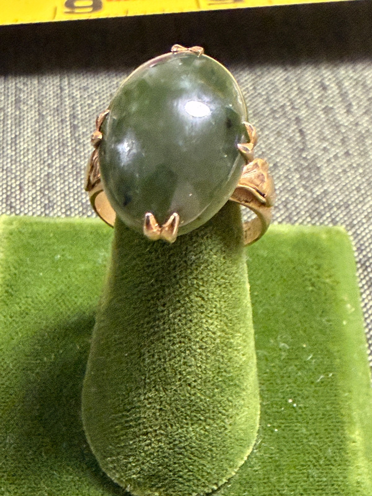 Vintage SOLID 14KT Gold Stamped Jade Ring Size 7.5 4.53g New Old Stock!