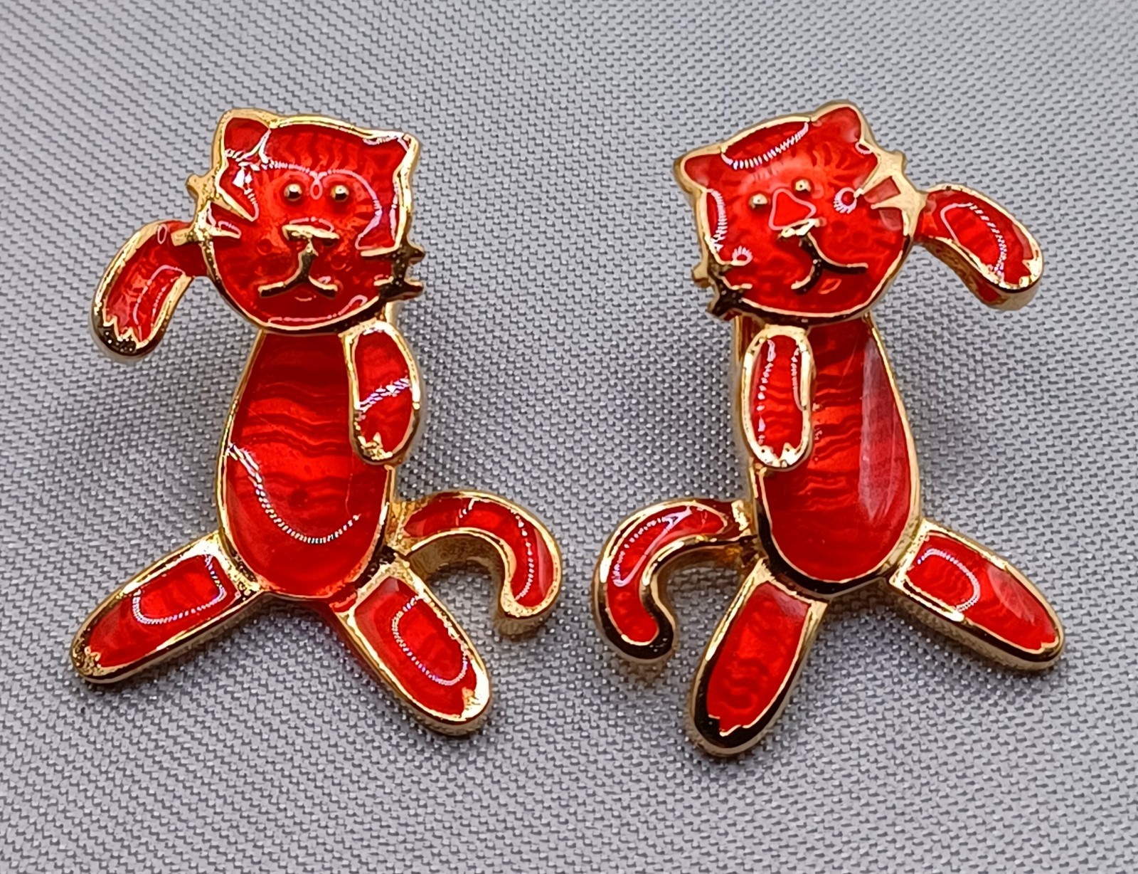 Berebi Red Cat Illusion Earrings Gold Tone Guilloche Enamel Pierced Front Back