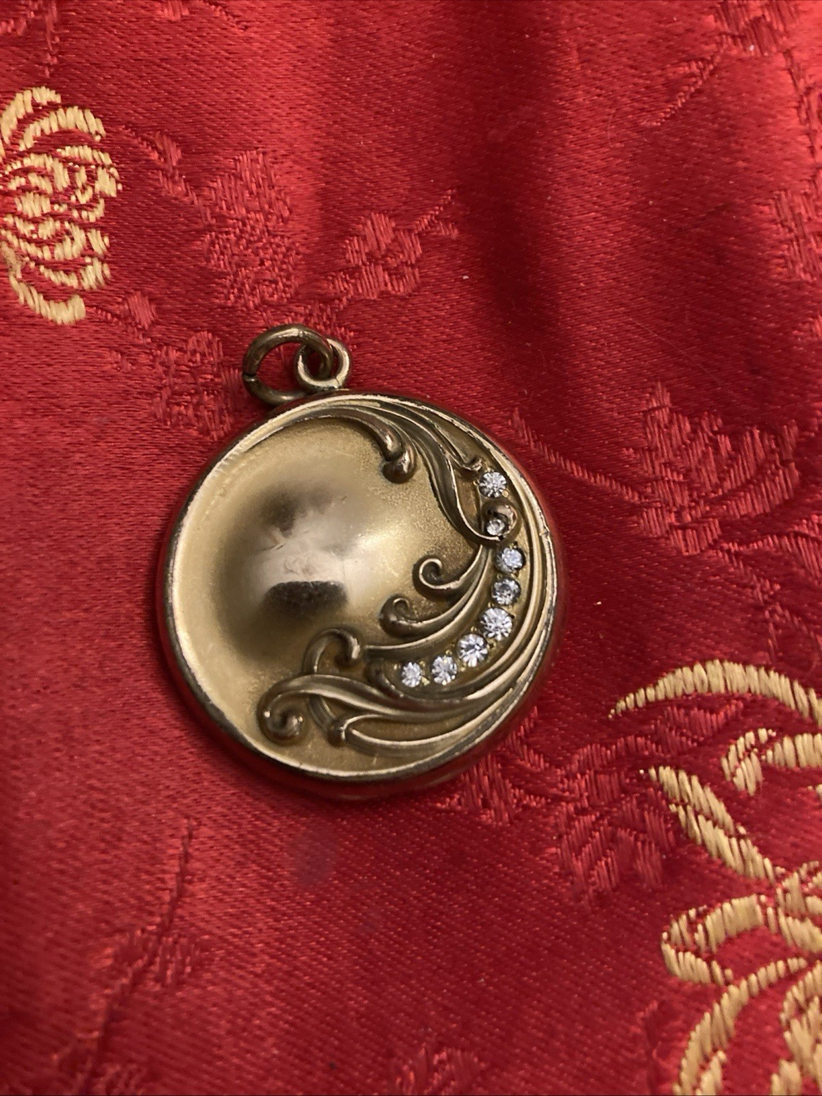 Victorian Gold Locket, Previously Owned. 1 WWII snapshot of A Navy Corpsman