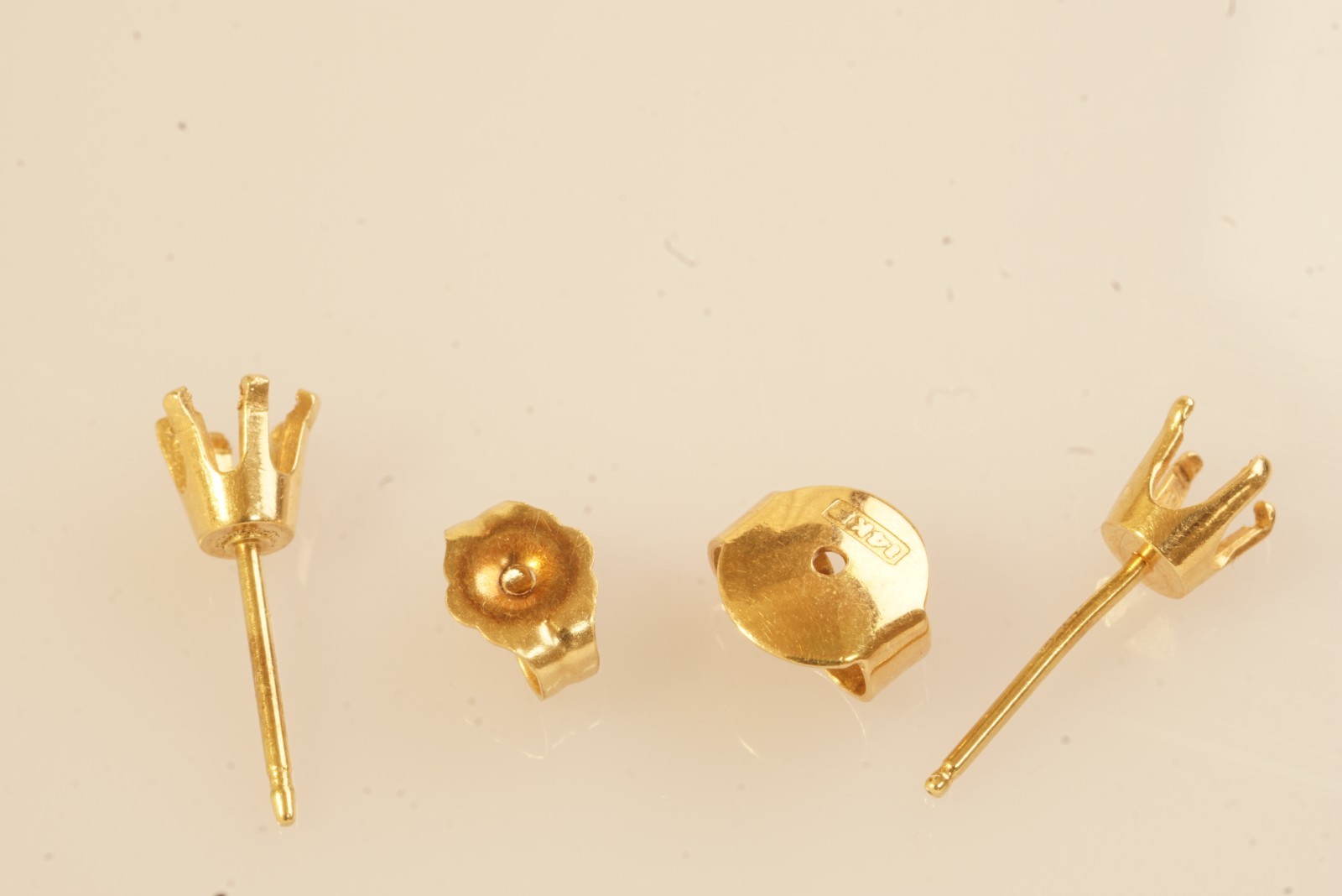 Vintage 14k Yellow Gold 3.4mm Round Stud Earring Mounting Settings