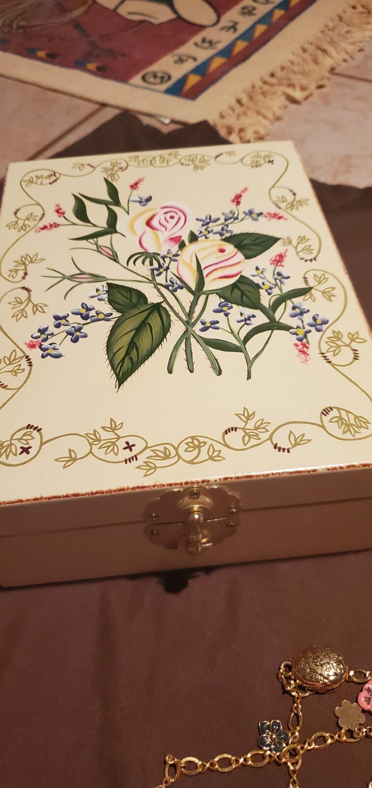 Joan river victorian language of flower locket / Jewelry Box