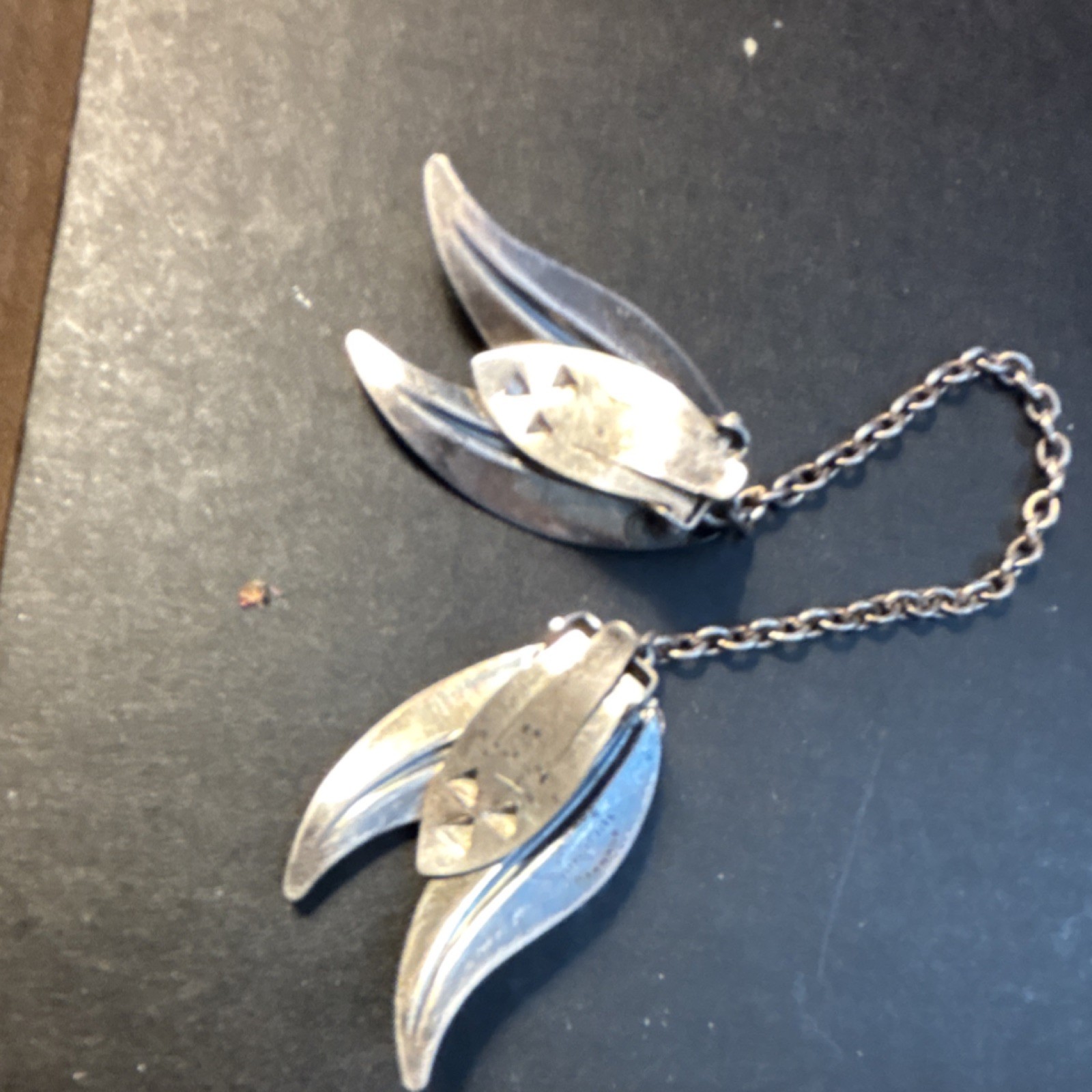 Silver Tone Leaf Dress Clip Pair Set w/ Chain, Metal, No Stone, Women