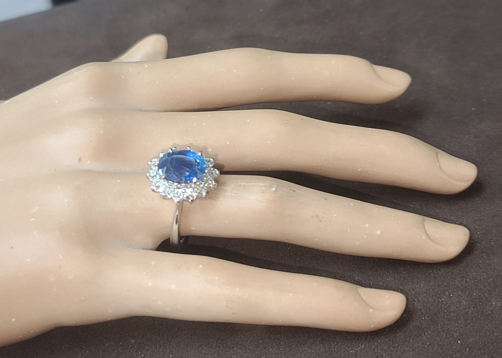Vintage 14K White Gold Engagement Ring 4.66ct. Natural Blue Sapphire Oval GIA