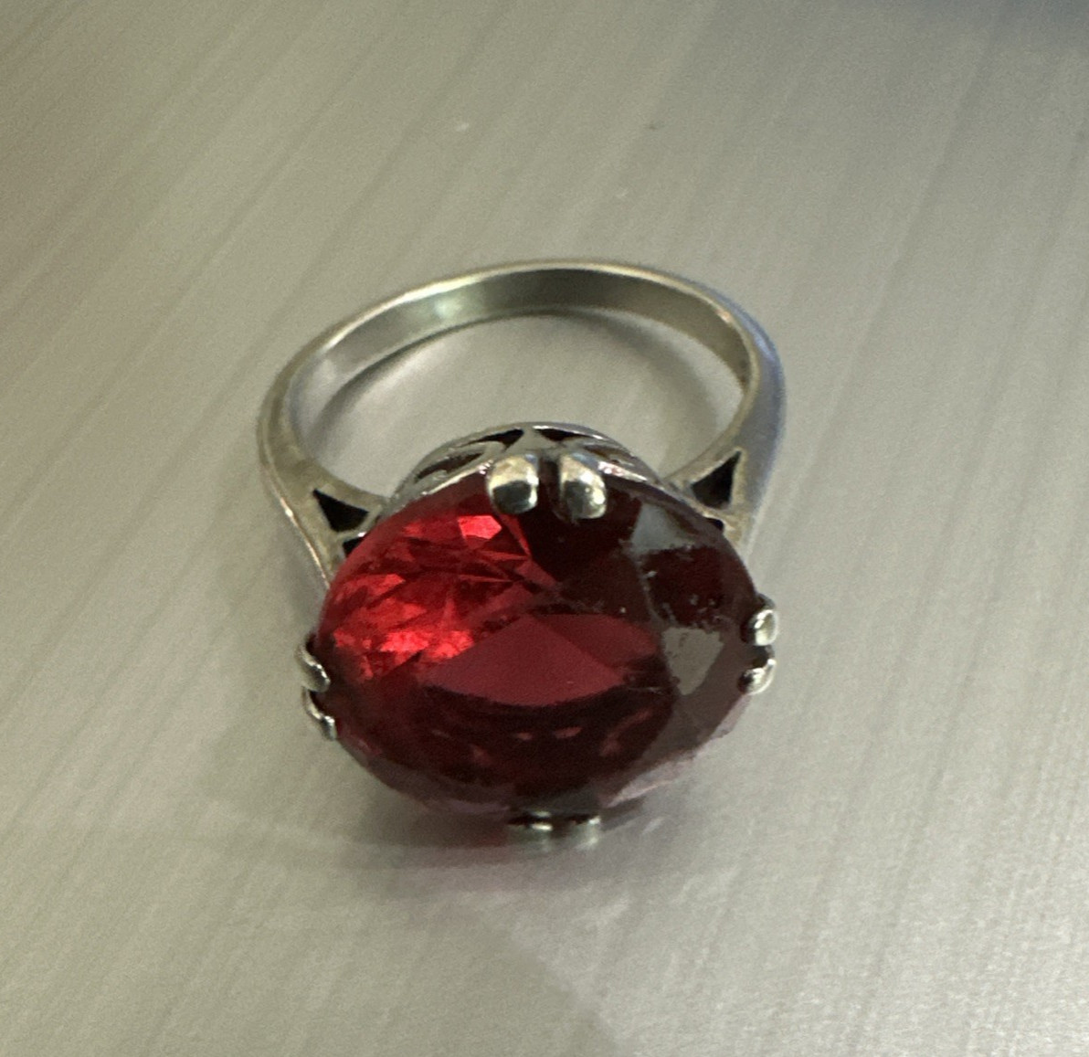 Vintage Sterling Silver Ruby Red Glass Filigree Ring Sz 7.25