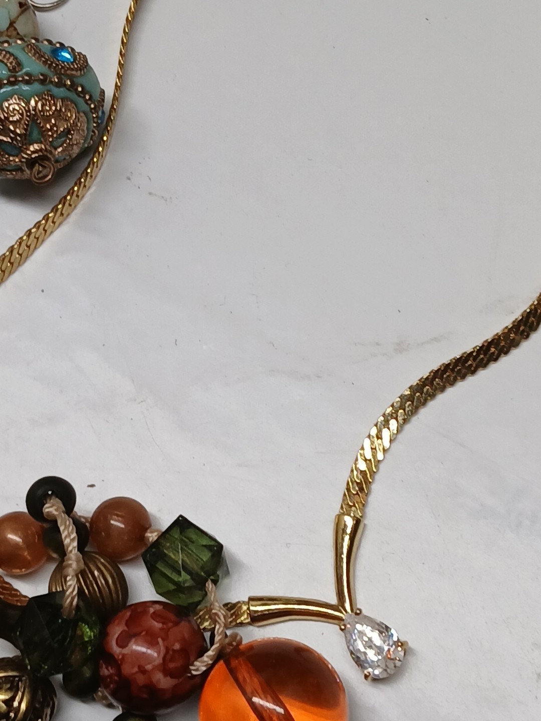 Huge lot Of Jewelry Watches Pearls & More Some new And Used unsearched 4.6lbs