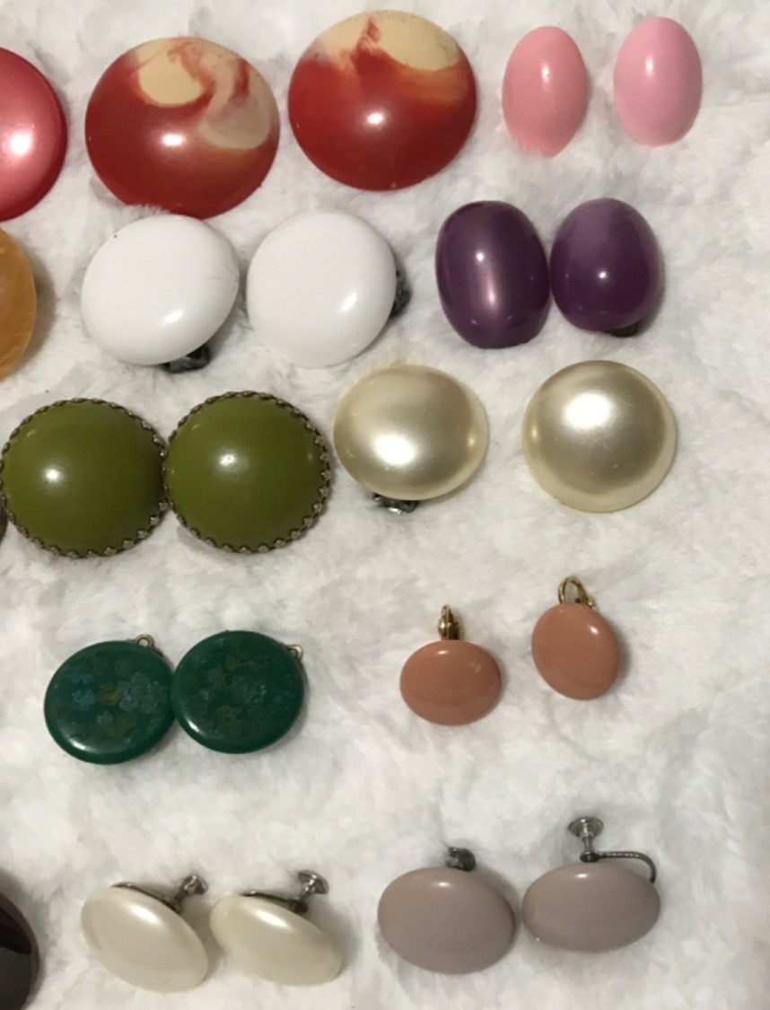 Vintage Lot Of 15 Chunky Earrings Earrings 12 Clip On , 3 Screw On Moon Glow etc