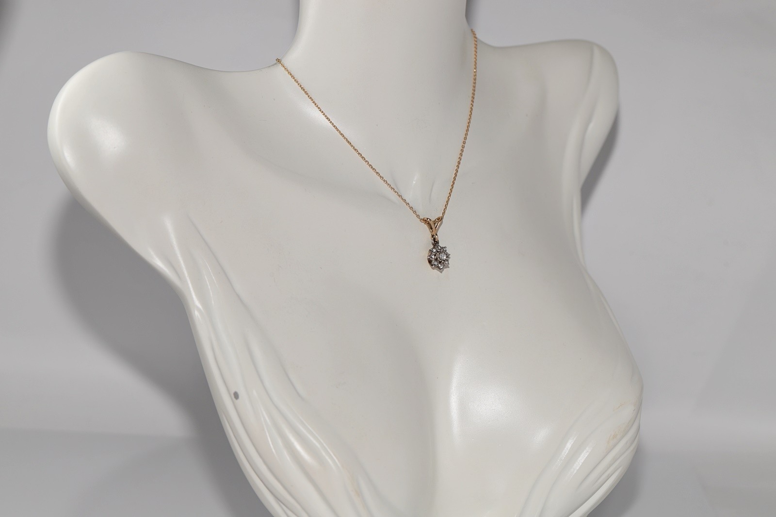 Antique Circa 1900s 18k Gold Top Silver Natural Rose Cut Diamond Necklace