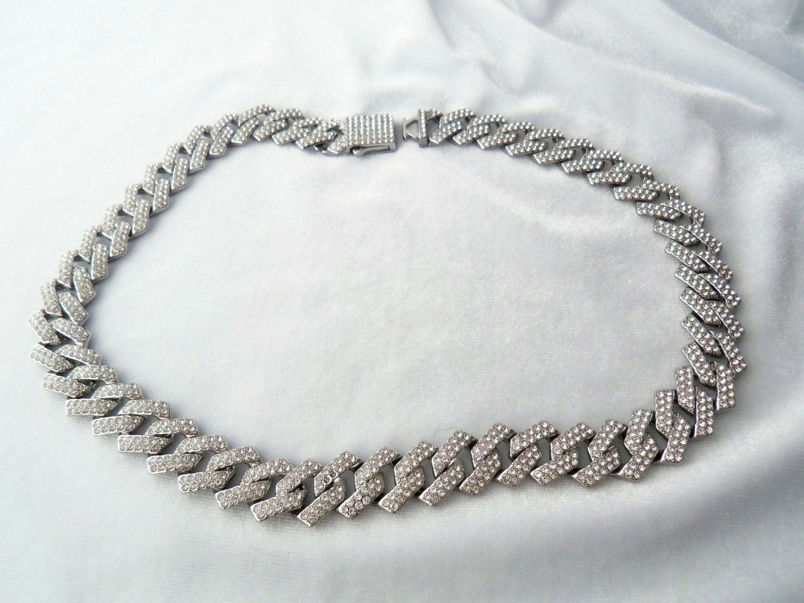 Pave Crystal Rhinestone wide Link Chain Collar Silvertone Necklace