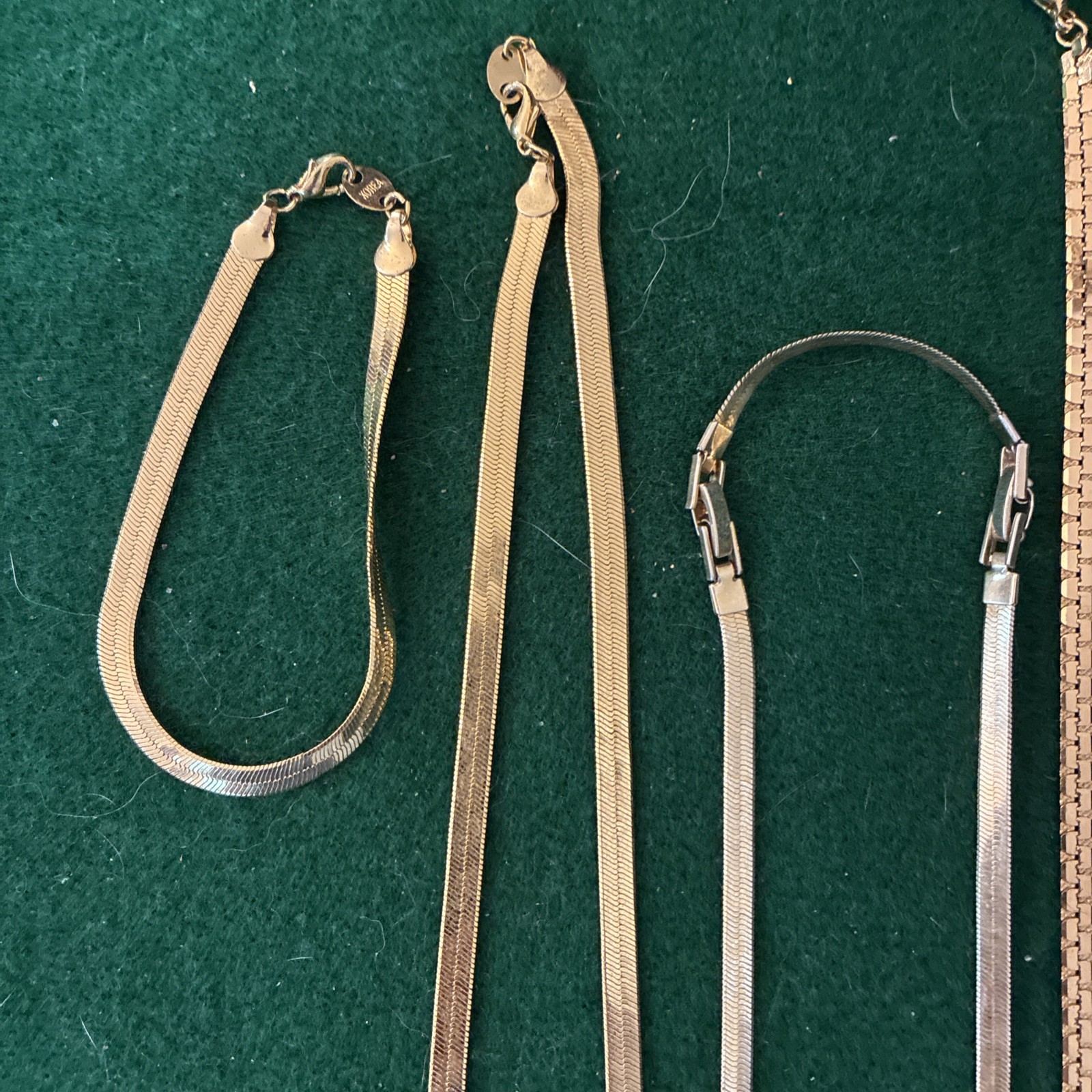 4 Classic Thin Gold tone Flat Chain Shiny Necklace (3) & Bracelet NAPIER & Other