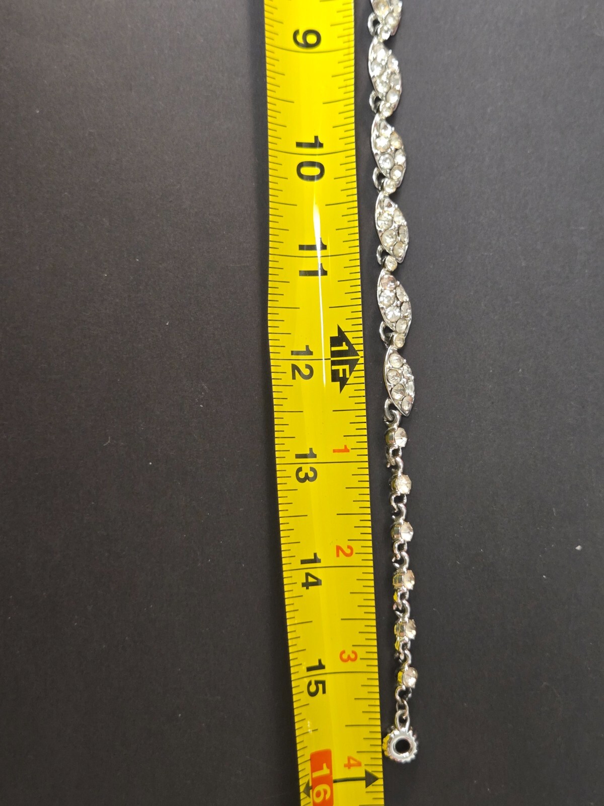 VTG Unbranded Necklace Linked Rhinestone Embedded Leaves 16″ SOLD AS IS