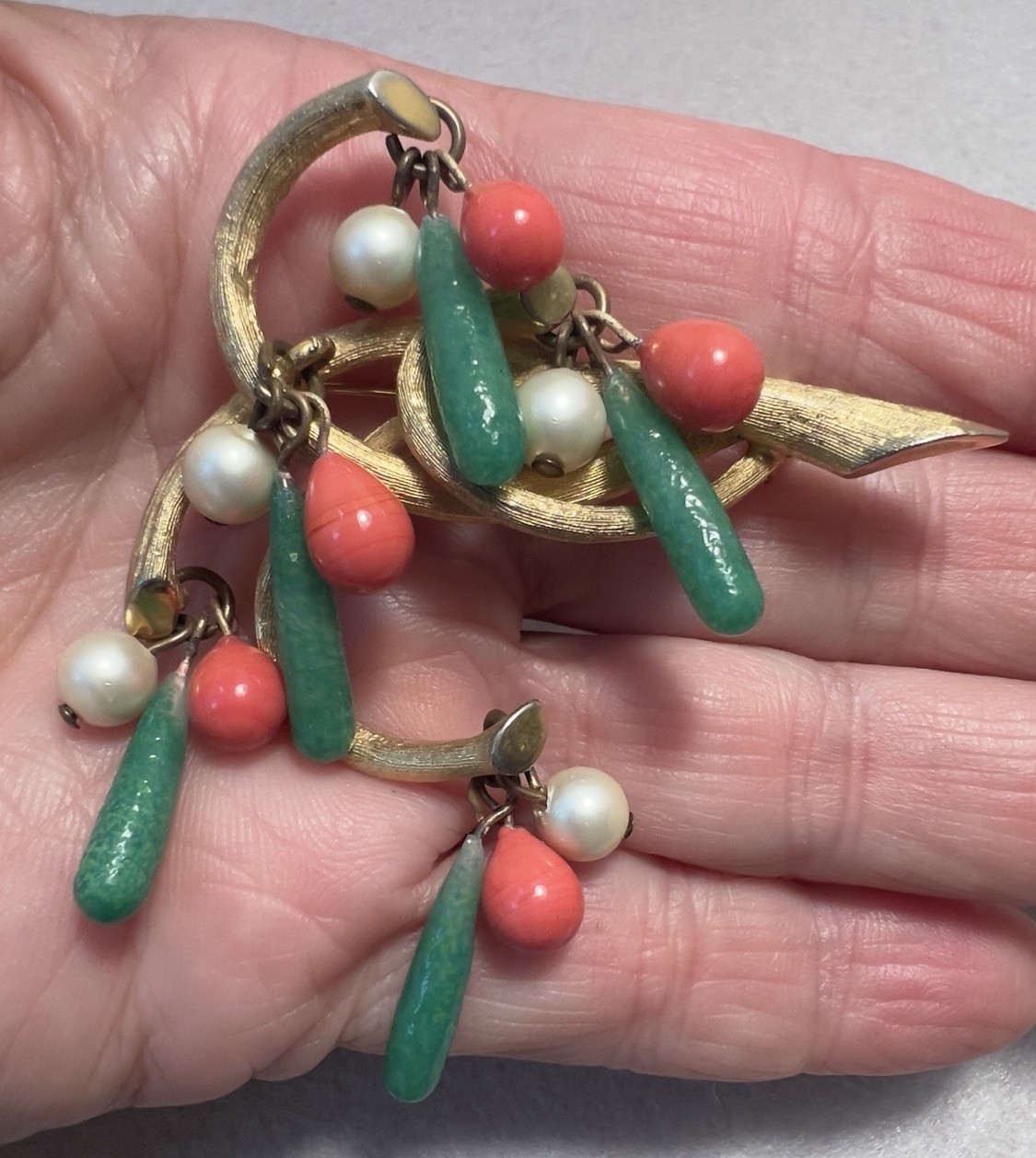 Vintage KRAMER Poured Glass & Faux Pearl Dangles “Branches” Brooch 2.5” Long