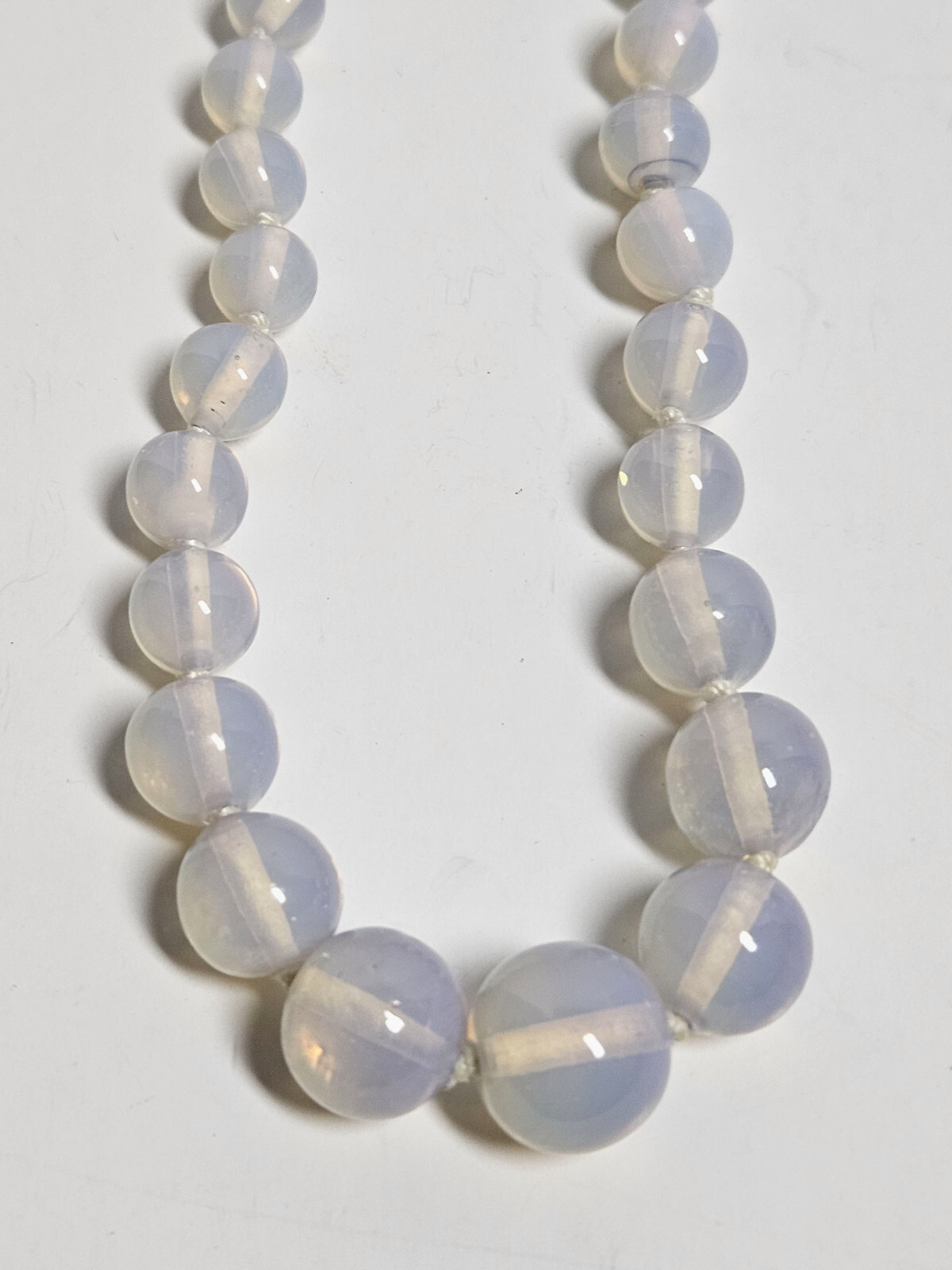 Antique Vintage OPALINE OPALESCENT GLASS Graduated BEAD NECKLACE 32″